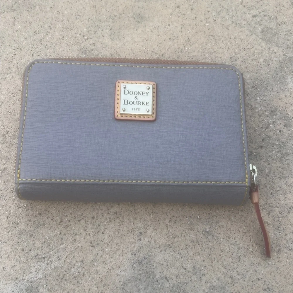 Dooney & Bourke Taupe Pebble Grain Leather Continental Clutch Zip Wallet